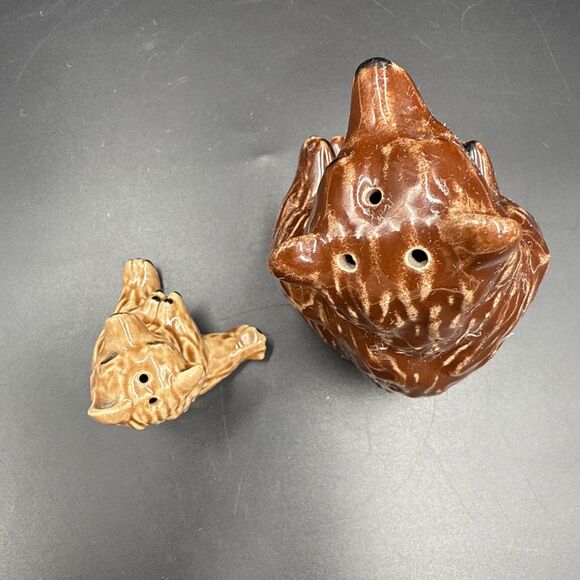 VTG Ceramic Arts Studio Mom Mama Bear Holding Cub Baby Salt & Pepper Shakers 4" - Picture 8 of 11